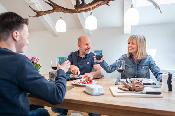 Ferienwohnung Hochsitz - Brotzeit mit der Familie